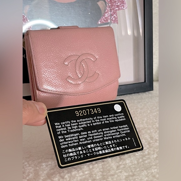 🎀CHANEL compact CAVIAR pink wallet w/ Authenticity Card - Picture 1 of 6